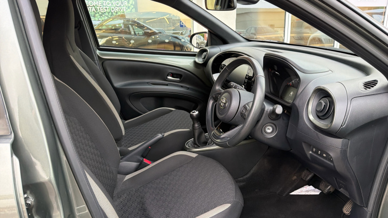 Toyota Aygo X 1.0 VVT-i Edge 5dr Petrol Hatchback